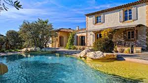 location maison avec piscine en provence