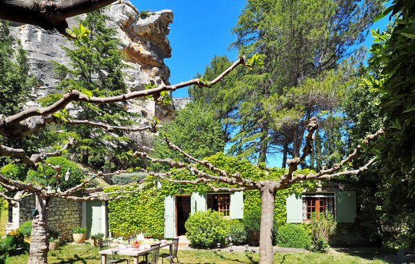 location les baux de provence